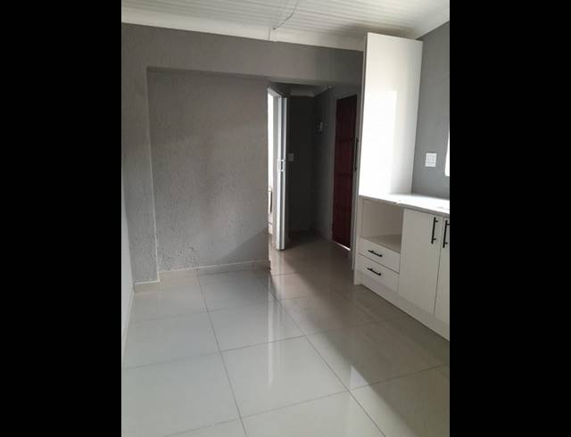 0 BEDROOM PROPERTY TO RENT IN ROODEPOORT CENTRAL